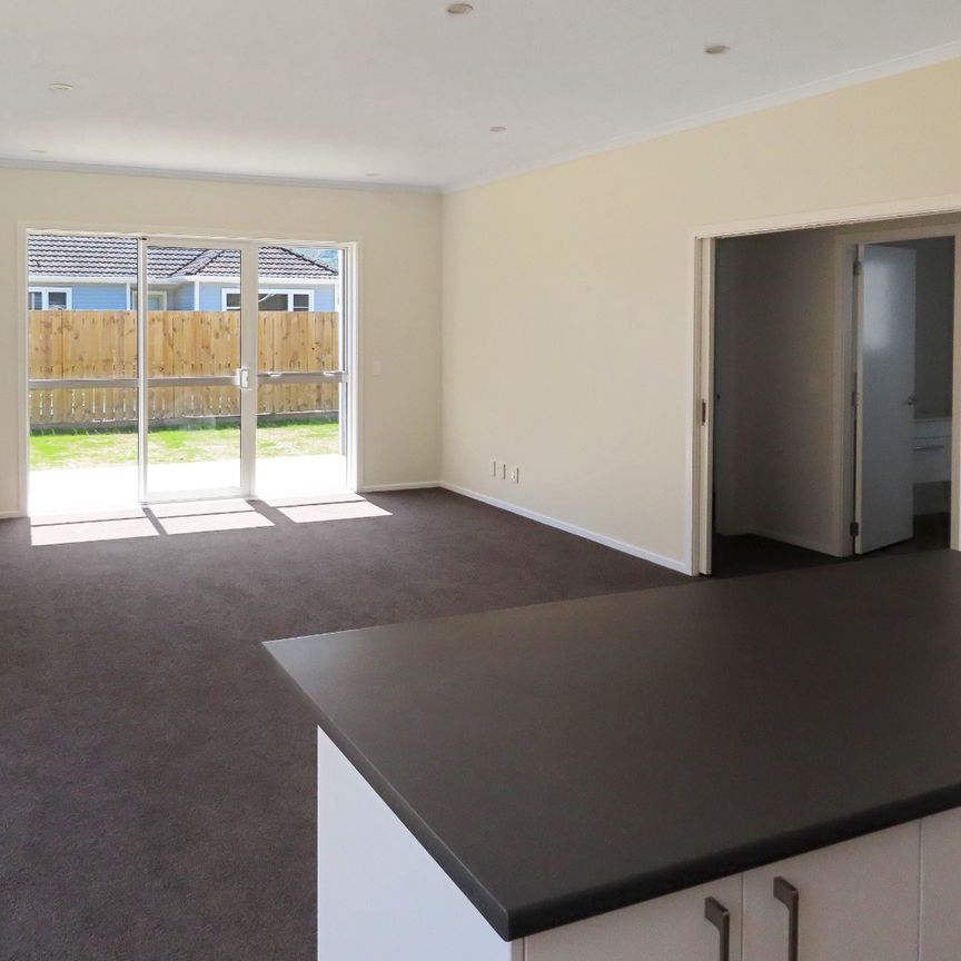 Wainuiomata Living - Photo 1