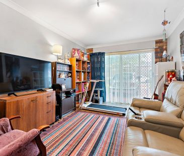 Lowset Family Home + Includes Solar - Photo 1