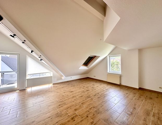 Ansprechende Maisonette-Wohnung mit Einbauküche und Loggia in zentraler Wohnlage - Photo 1
