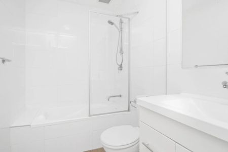 Executive Living in a Prime Parramatta Location - Photo 4