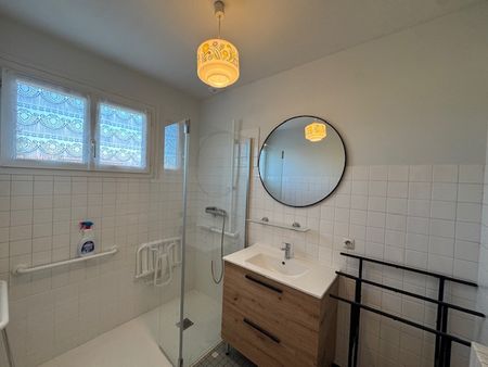 Location Maison 4 pièces 78m² MONTMORILLON 86500 - Photo 3