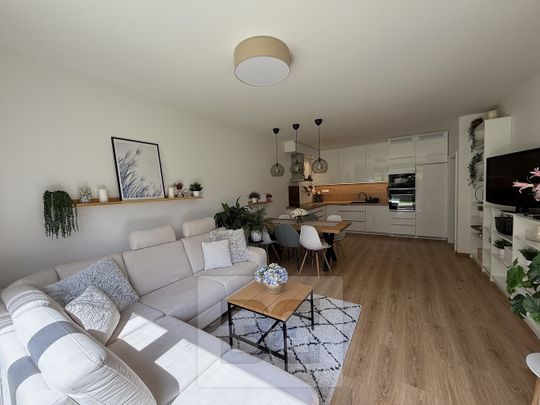 Pronájem bytu 2+kk 59 m² - Fotografie 1