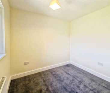 3 bedroom end of terrace house to rent - Photo 3