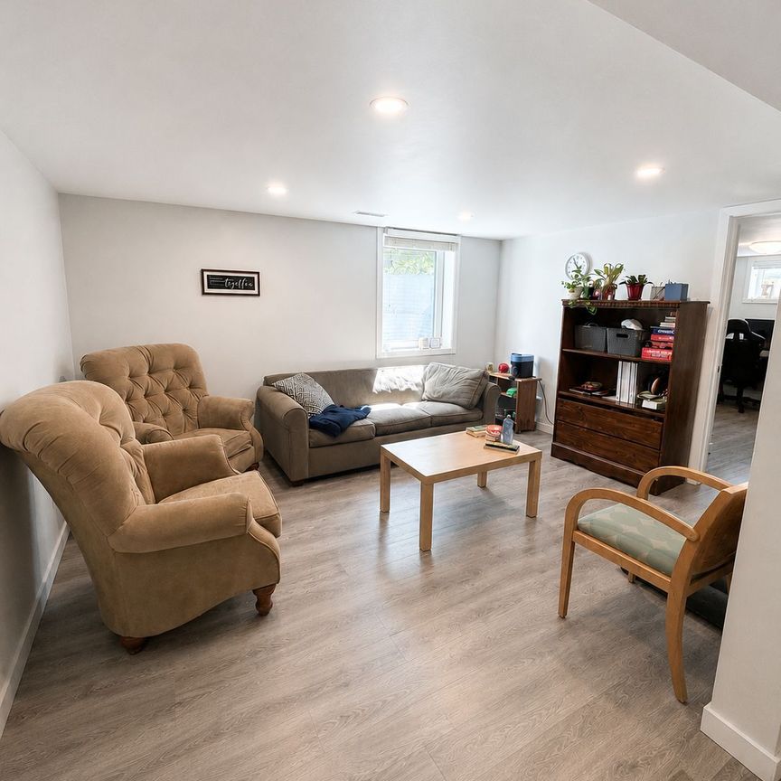 For Lease - 14 Jasper Court Unit# B, Kitchener, Ontario - Photo 1