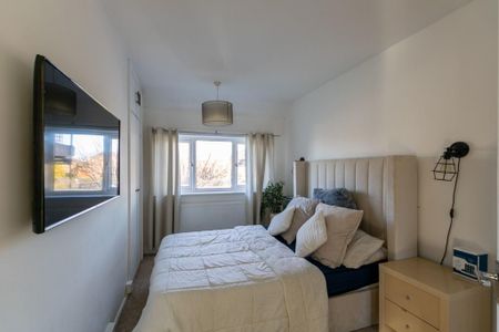 3 bedroom end of terrace house to rent - Photo 5