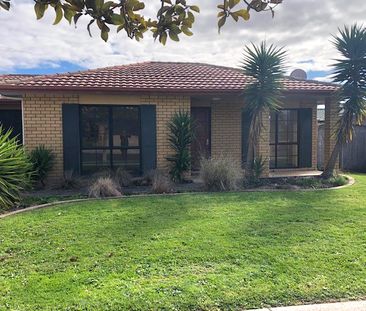8 Cottesmore Place, Huntington Park, Auckland - Photo 1