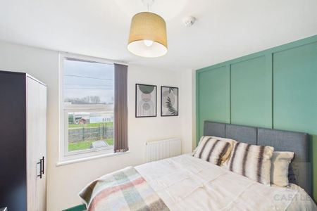 6 bedroom terraced house to rent - Photo 2