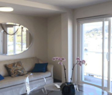 Views over the City - Unfurnished 1 bedroom apartment - Photo 2