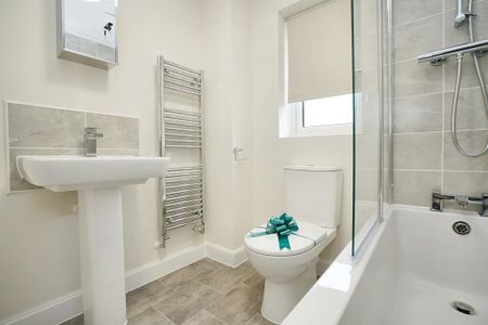 3 bedroom semi-detached house to rent - Photo 4