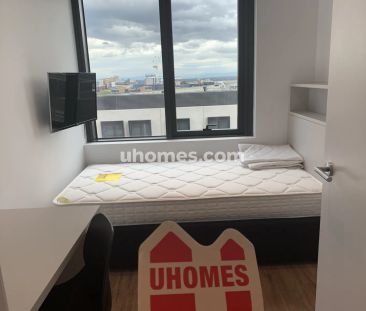 6 Bed Townhouse - Photo 3