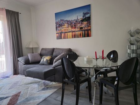 Apartamento T2 Mobilado – Zona Calma e Privilegiada, junto a praias e a 10 Minutos de Lisboa - Photo 3