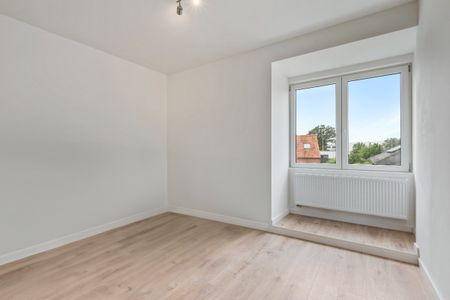 Uitstekend gelegen, gerenoveerde woning in De Klinge - Photo 3