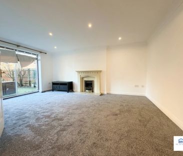 5 Bedroom Detached - Photo 1