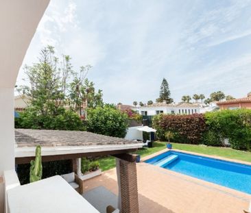 4 Bedroom Villa For Rent in Marbella, Málaga - Photo 1