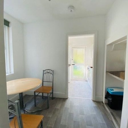 Newcombe Road, Southampton - Photo 1