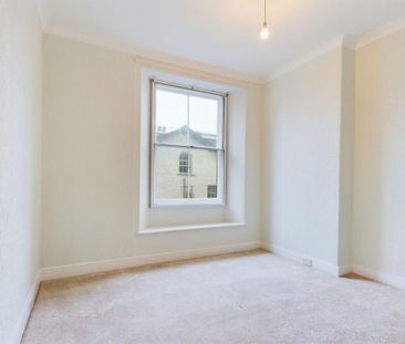 3 bedroom apartment to rent - Photo 4