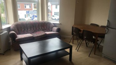 2 bedroom flat to rent - Photo 5