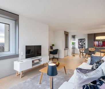 2.5 Zimmerwohnung im 24. OG - modernes Wohnen mit traumhafter Aussicht - Photo 1