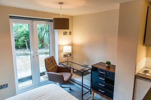 1 bedroom in a house share to rent - Photo 1