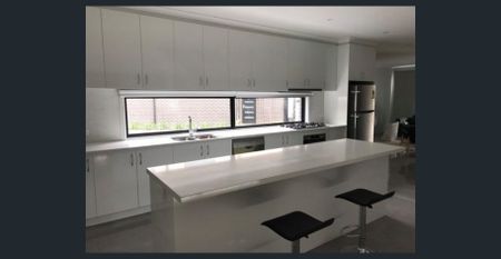 Extra large Luxury 3 Bedroom Townhouse - Photo 3