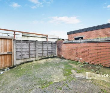 3 bedroom terraced house to rent - Photo 6
