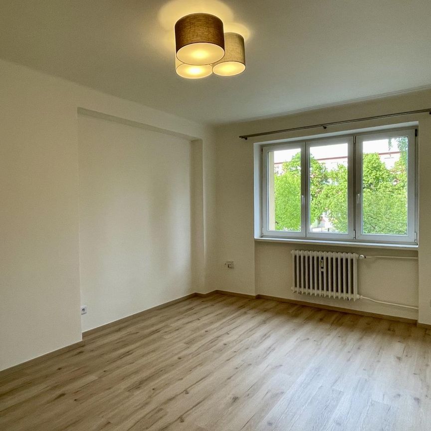 Pronájem bytu 3+kk 54 m², náměstí Na Balabence , Praha - Photo 1