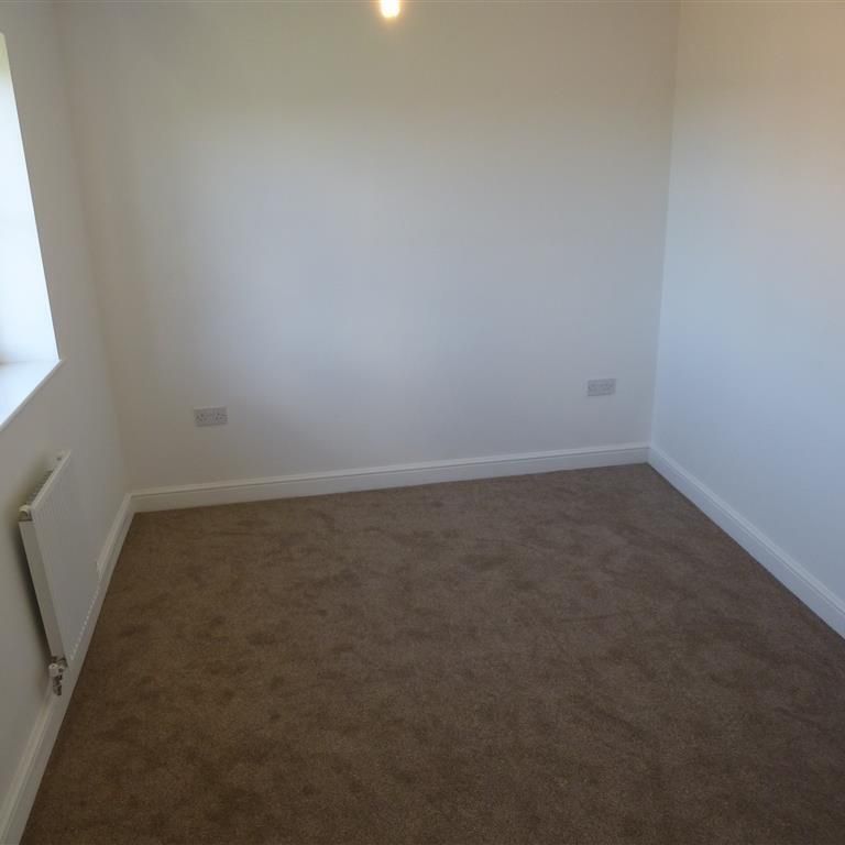 Savile Road - Photo 1