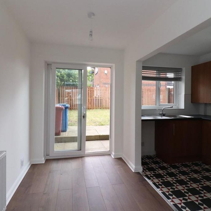 2 bedroom detached house to rent - Photo 1