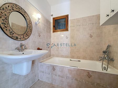 T3 de 70 m² en plein coeur du village, avec jardin et terrasse, - Photo 4