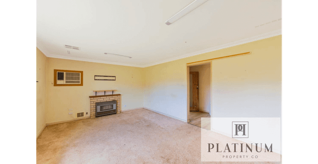 3-Bedroom Brick & Tile Home with Spacious Yards in Quiet Street - Photo 1