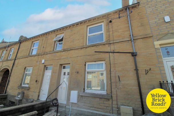 Long Lane, Huddersfield, West Yorkshire, HD5 9LH - Photo 1