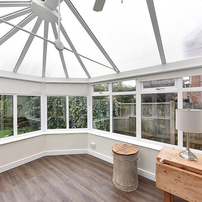 4 bedroom detached house to rent - Photo 1