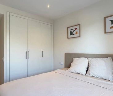 Middle Floor Apartment in Estepona - Photo 3