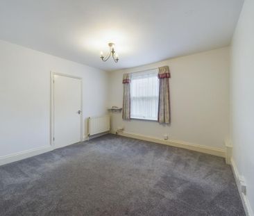3 bedroom flat to rent - Photo 5
