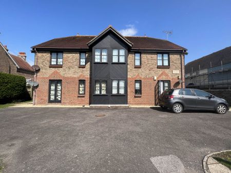 Admiralty Road, Bognor Regis - Photo 3