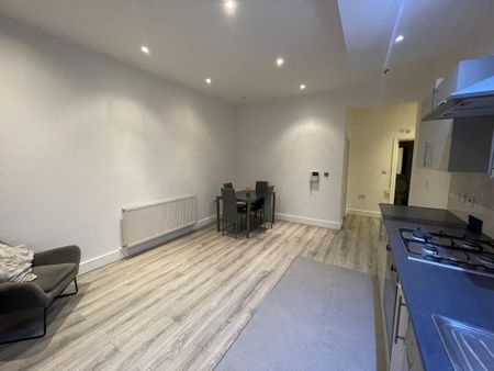 1 bedroom flat to rent - Photo 4