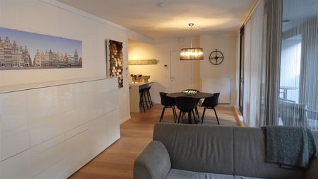 Luxe gemeubeld 2slaapkamerappatement met terras & parking! - Photo 2