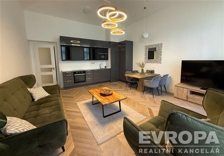 Luxusní plně vybavený apartmán se zahradou, Vinohrady - Photo 2