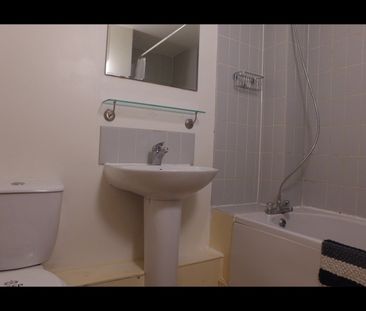 1 Bed Flat, Upper Town Street, LS13 - Photo 5