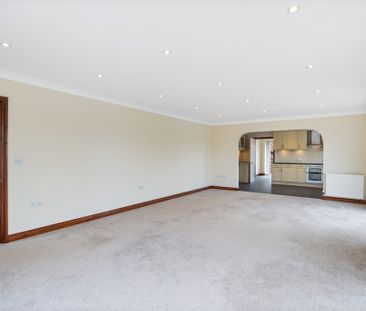 3 bedroom Detached Bungalow to let - Photo 1