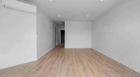 Brand-new townhouse overlooking the green belt - Photo 2