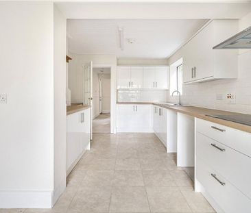 4 bedroom detached house to rent - Photo 1