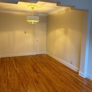 Ahuntsic Grand bas de duplex entièrement rénové à louer– Disponible - Photo 2