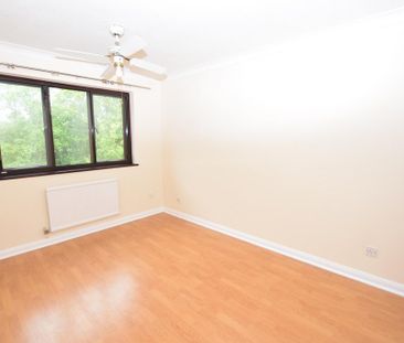 4 bedroom detached house to rent - Photo 3