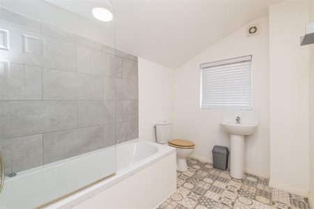 2 bed House - End Terrace To Let - Photo 5