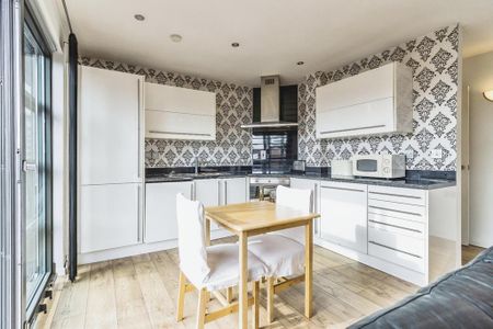 2 bedroom apartment to rent - Photo 4