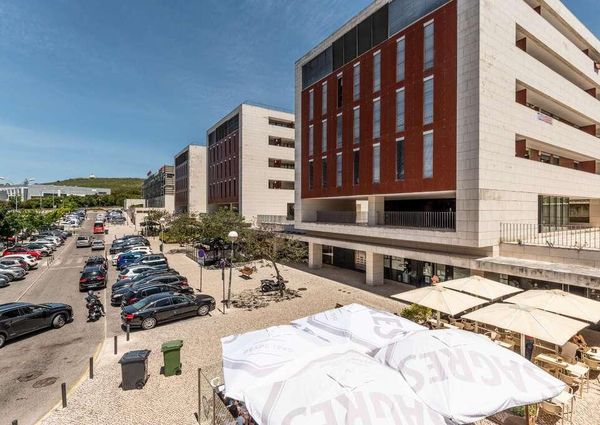 2 Bedroom Apartment with a view, Alto de Algés, Oeiras