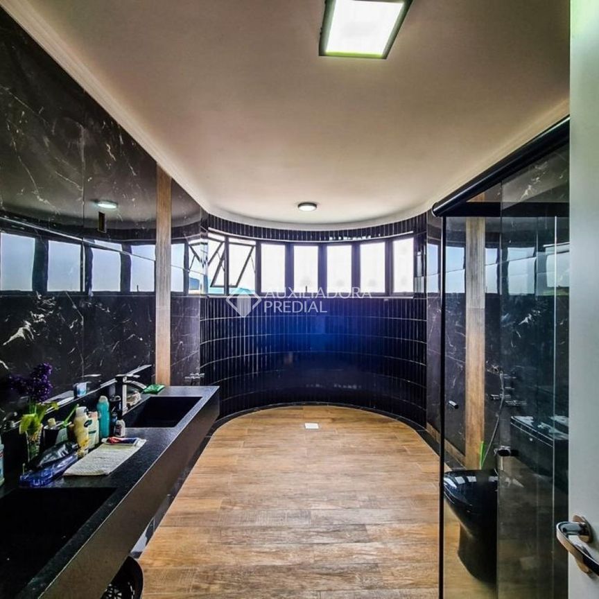 Casa com 3 quartos e 258m² para alugar em Carvoeira, Florianópolis. - Foto 1