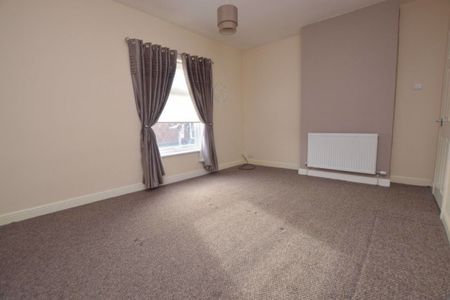 2 Bedroom Terraced House - Photo 3
