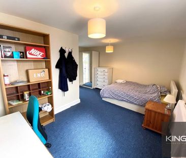 6 bedroom end of terrace house to rent - Photo 2